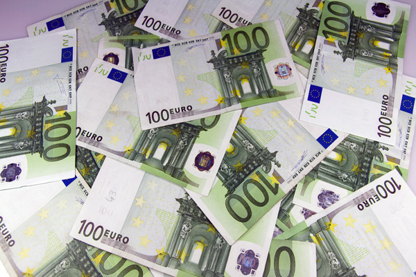 EU losing 1 trillion euros a year