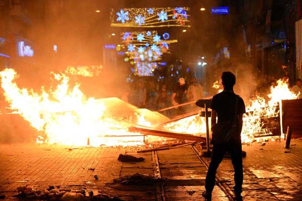 Protests of Gezi Park continue