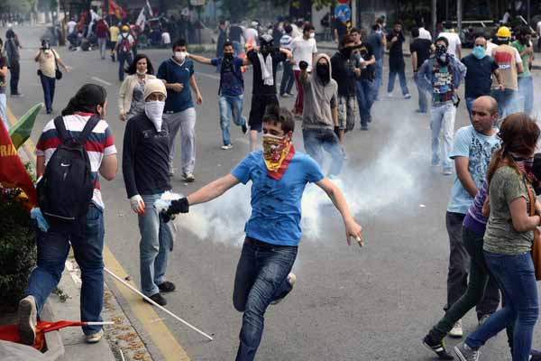 Turkish police detains 16 over Gezi protests