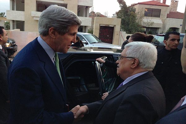John Kerry, Palestinians discuss peace talks