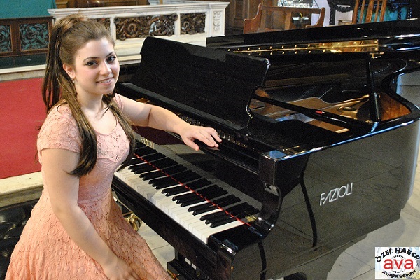 BBC Young Musician of the Year performs in support of Street Child World Cup