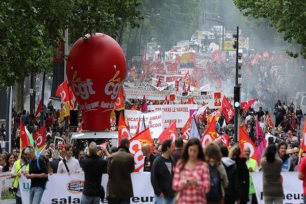 Mass street protests over disputed labor law in France