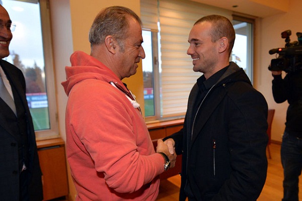 Wesley Sneijder transfer completed