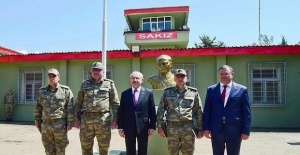 CHP leader visits Turkish troops on Syrian border after a row with Erdoğan