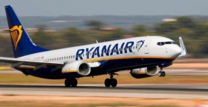 Ryanair post first loss since 2014 amid fare cuts