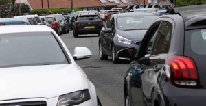 Health chiefs want ban on cars near schools to cut pollution