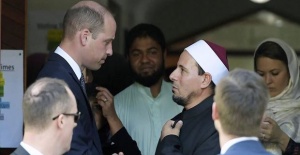 Prince William visits Christchurch mosque