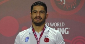 Turkish wrestler wins gold in European championships