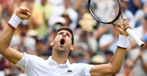 Top seed Djokovic advances to Wimbledon final