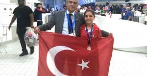 Turkish swimmer wins bronze at world paralympic champs