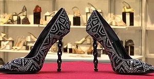 Qatari manufacturer buys shoes for over $11,000