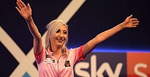 Sherrock becomes 1st woman to beat a man at World Darts