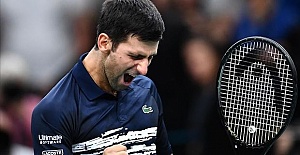 Djokovic into third round in Australian Open