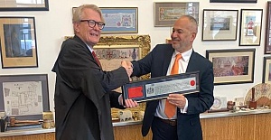 Enver Kannur awarded The Freedom of the City of London