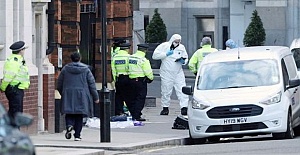 London shooting: Knifeman shot dead by Westminster police