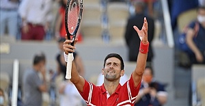 World No.1 Djokovic bags second French Open title