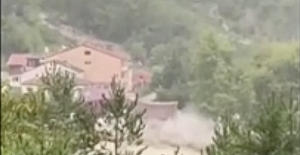 House collapses into fast flowing flood waters in Turkey