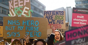 UK health workers begin biggest walkout in health service history