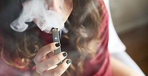 Children's doctors call for ban on disposable vapes
