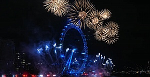 London defies weather with spectacular fireworks display to ring in 2025