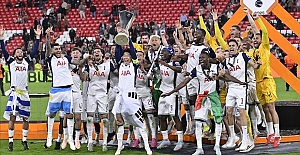 Brennan Johnson’s first-half strike seals London side’s win