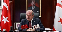Turkish Cypriot president's car blocked by Greek Cypriot protesters in London