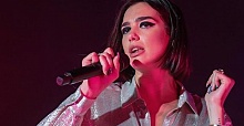 Famous singer Dua Lipa slams UK officials' 'small-minded' stance on migrants