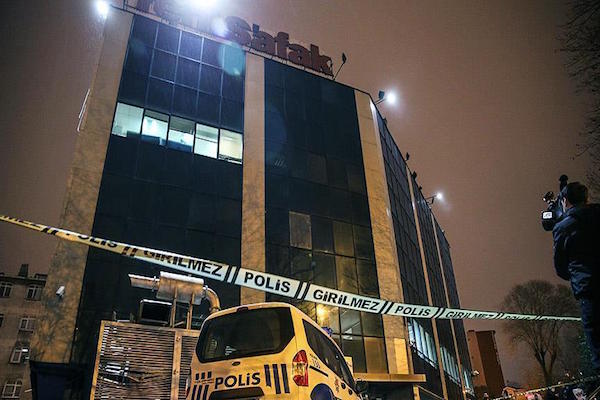 Masked assailants attack offices of Istanbul dailies